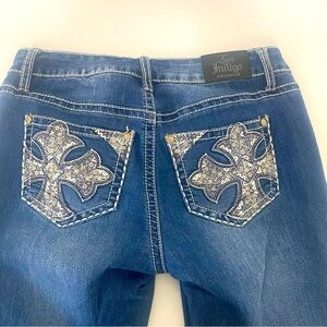 Love Indigo Premium Women’s Capri Jeans Size 4 Embroidered Back Pockets Blue
